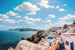Santorini, under the pressure of magma: science explains the earthquakes that shook the island